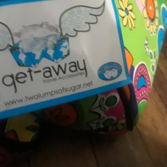 An Overnight Bag - Picture 6 of 6